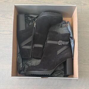 La Canadienne Black Ankle Boots